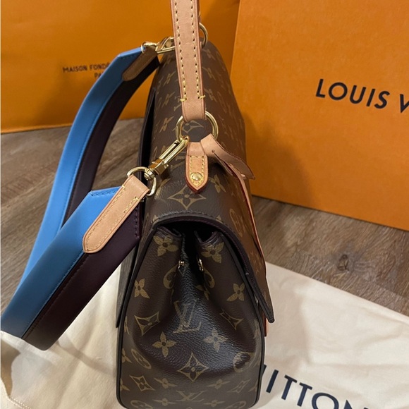 ☀️Louis Vuitton Cluny MM - Picture 5 of 9